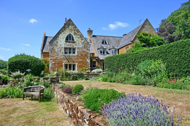 Coton Manor 0004